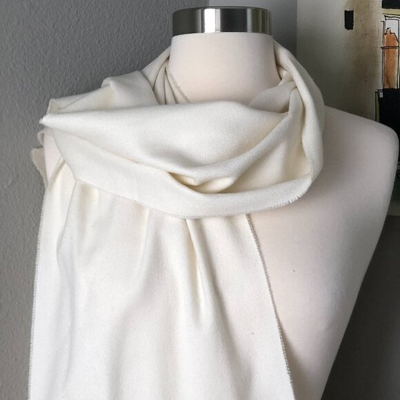 Calvin Klein Logo Woven Scarf - Picture 5 of 5